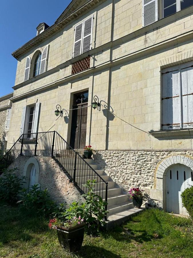 Le Lude Ancien Relais De Chasse A 35 Min Du Circuit 24H Du Mans Bed & Breakfast エクステリア 写真